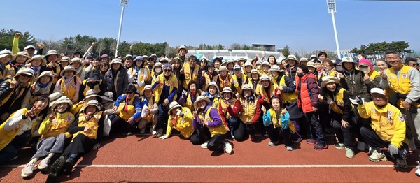 250411-1 적십자사 마라톤 봉사2.jpg
